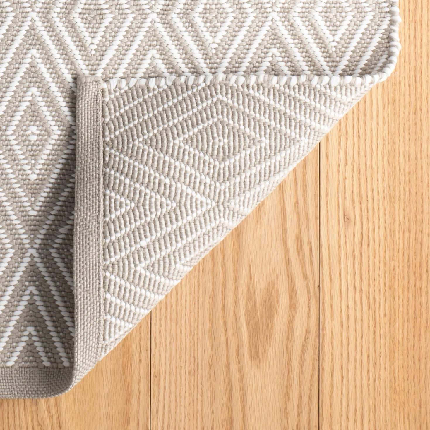 diamond handwoven indoor/outdoor rug | platinum/white diamond handwoven indoor/outdoor rug | platinum/white